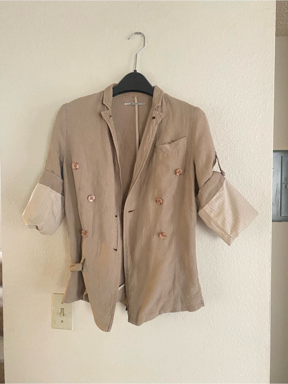 Women's 100% Linen Double-Breasted Lightweight Blazer in Taupe - Picture 9 of 11
